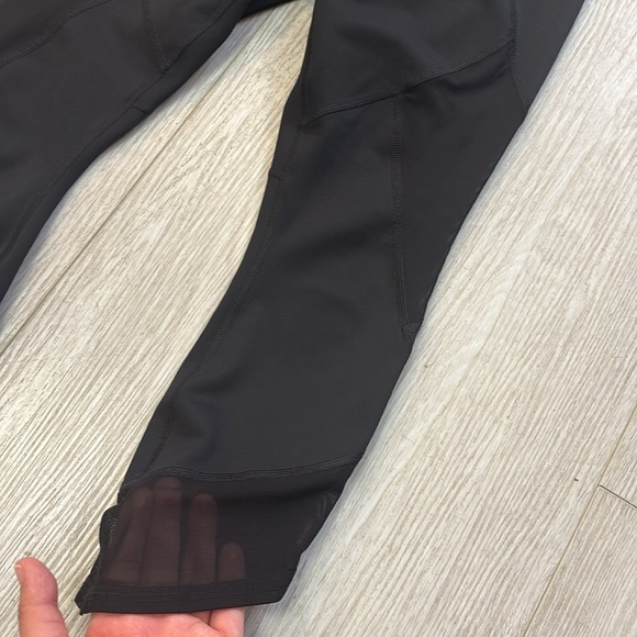 Athleta Mesh Capri Sonar Black Leggings size Small - Picture 8 of 14